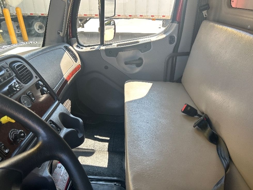 Refrigerated Truck-Light and Medium Duty Trucks-Freightliner-2020-M2-Greensboro-NC-130,566\n\t\tmiles-$ 57,500 - Image 18