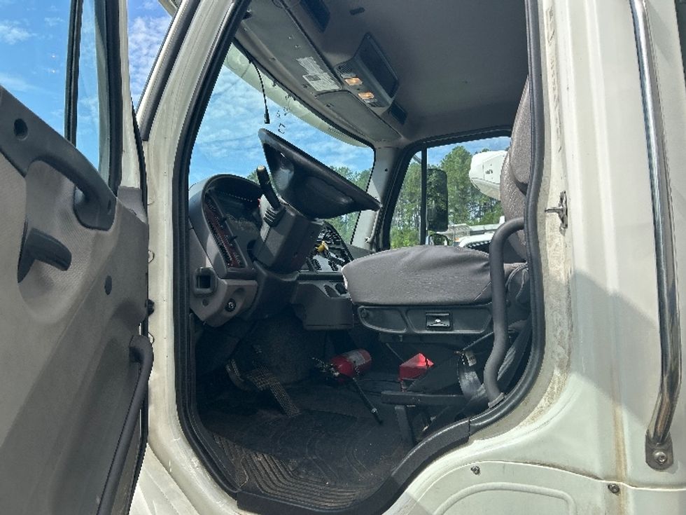 Refrigerated Truck-Light and Medium Duty Trucks-Freightliner-2020-M2-Greensboro-NC-167,398\n\t\tmiles-$ 57,250 - Image 16
