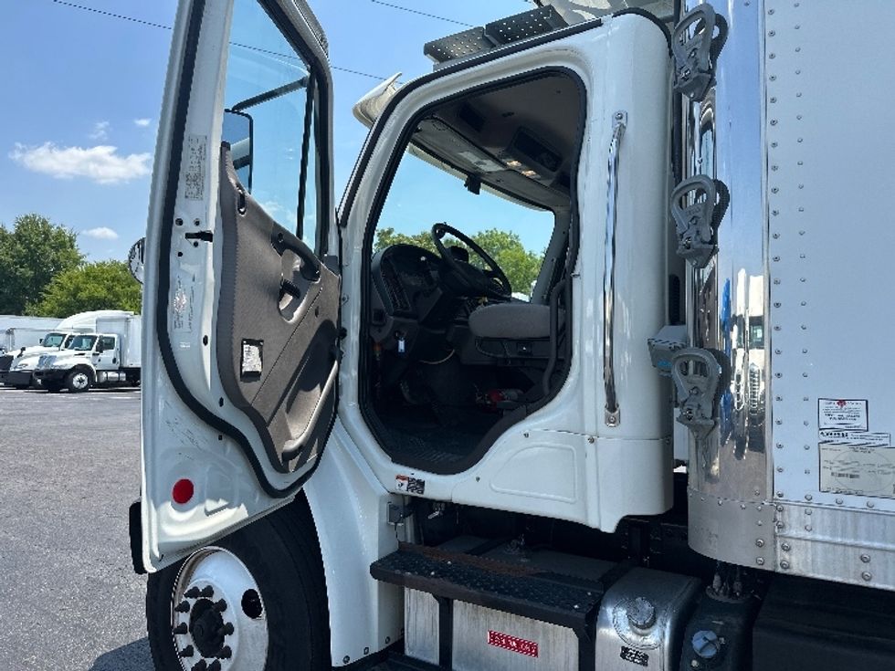 Refrigerated Truck-Light and Medium Duty Trucks-Freightliner-2020-M2-Greensboro-NC-173,175\n\t\tmiles-$ 54,750 - Image 15
