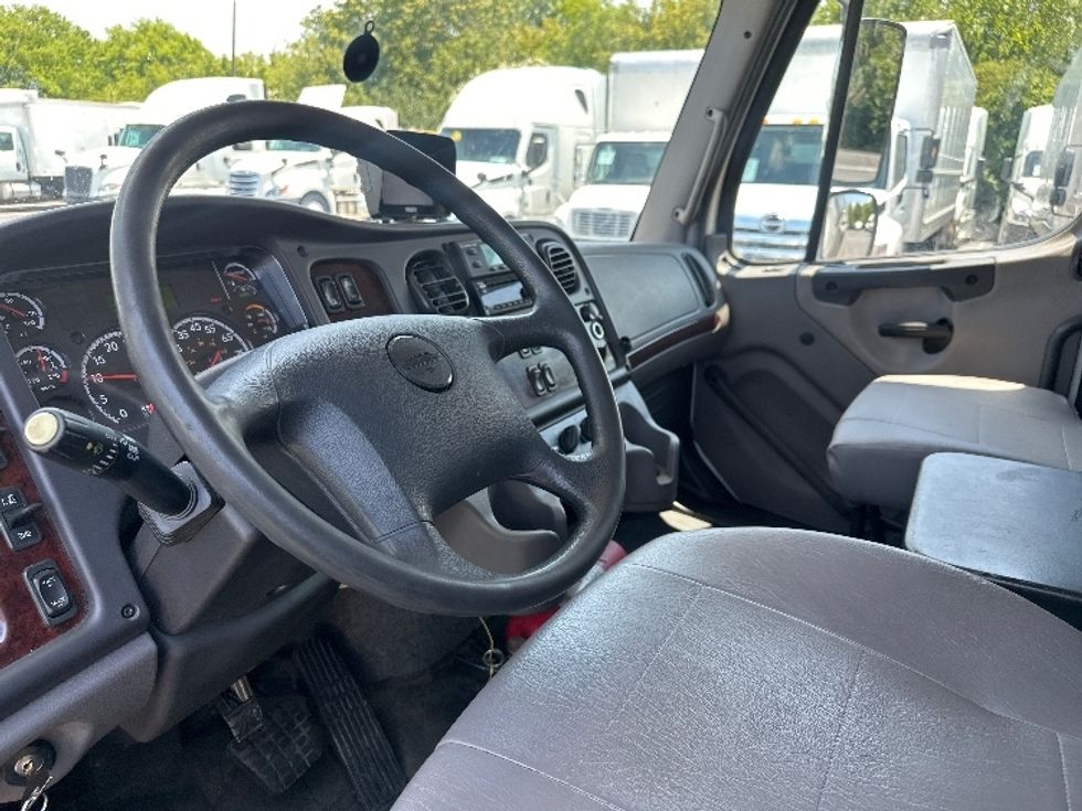 Refrigerated Truck-Light and Medium Duty Trucks-Freightliner-2020-M2-Greensboro-NC-173,175\n\t\tmiles-$ 54,750 - Image 16