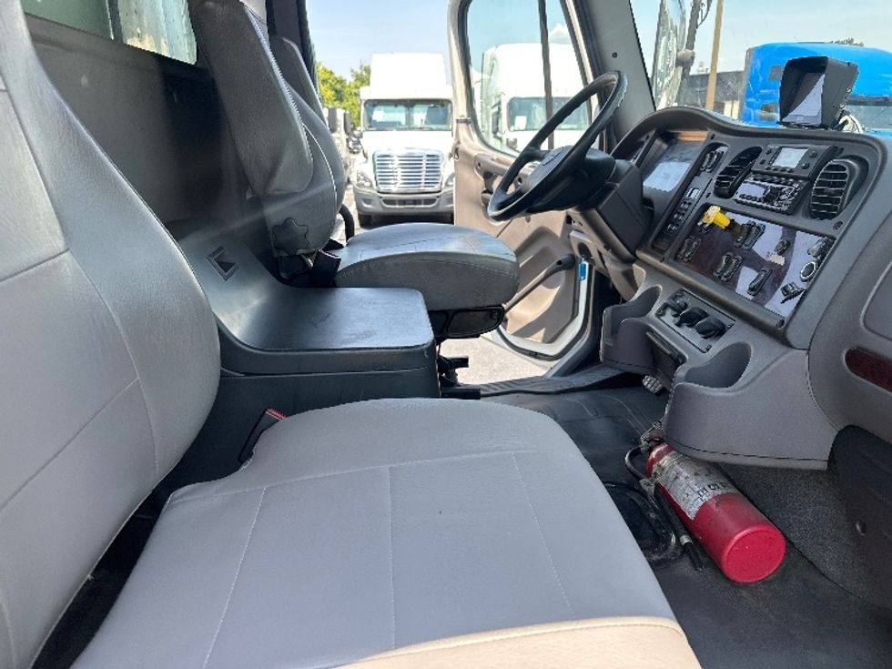 Refrigerated Truck-Light and Medium Duty Trucks-Freightliner-2020-M2-Greensboro-NC-173,175\n\t\tmiles-$ 54,750 - Image 21