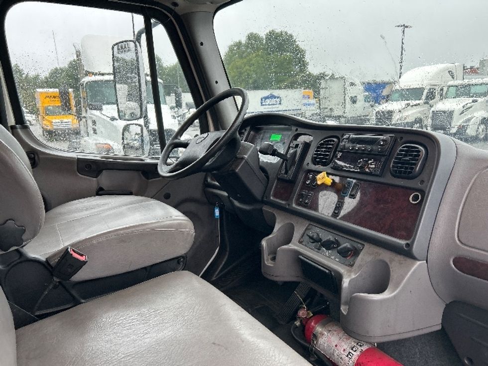 Refrigerated Truck-Light and Medium Duty Trucks-Freightliner-2020-M2-Greensboro-NC-187,725\n\t\tmiles-$ 52,000 - Image 19