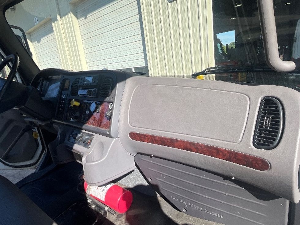 Refrigerated Truck-Light and Medium Duty Trucks-Freightliner-2020-M2-Greensboro-NC-73,368\n\t\tmiles-$ 82,250 - Image 21