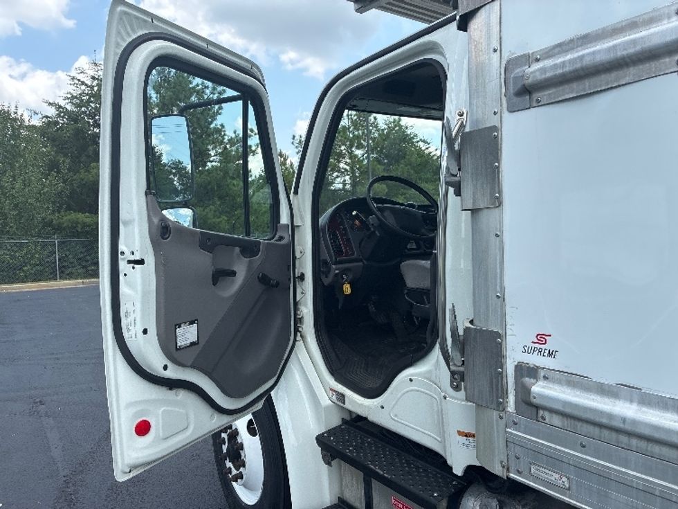 Refrigerated Truck-Light and Medium Duty Trucks-Freightliner-2020-M2-Greenville-SC-288,662\n\t\tmiles-$ 36,750 - Image 16