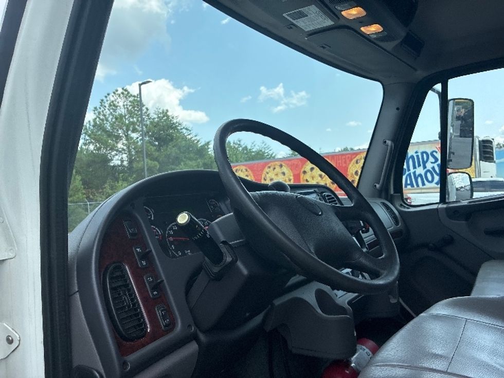 Refrigerated Truck-Light and Medium Duty Trucks-Freightliner-2020-M2-Greenville-SC-288,662\n\t\tmiles-$ 36,750 - Image 17