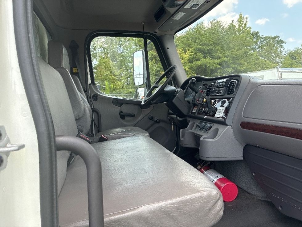 Refrigerated Truck-Light and Medium Duty Trucks-Freightliner-2020-M2-Greenville-SC-288,662\n\t\tmiles-$ 36,750 - Image 22