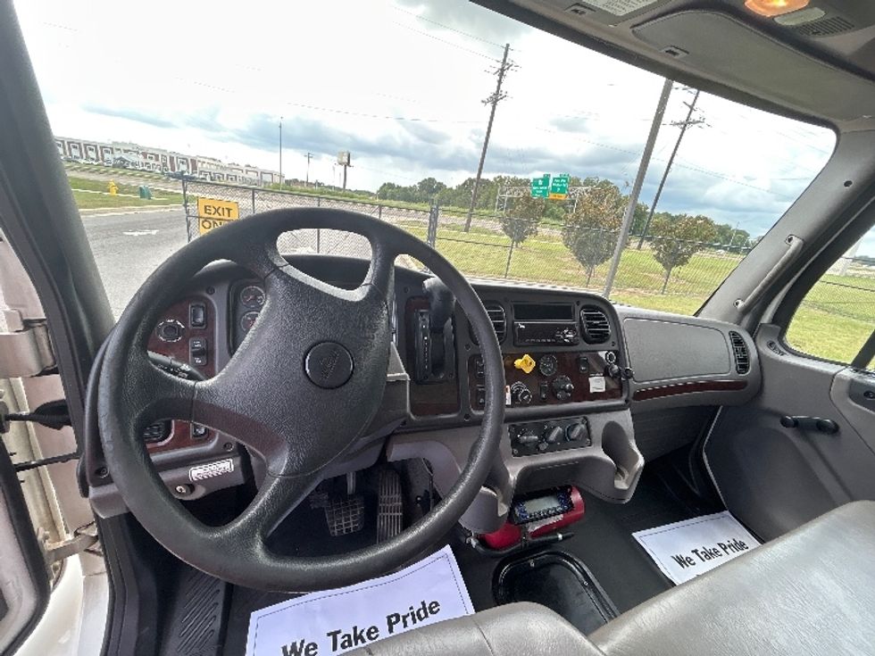 Refrigerated Truck-Light and Medium Duty Trucks-Freightliner-2020-M2-Hammond-LA-215,611\n\t\tmiles-$ 58,250 - Image 14