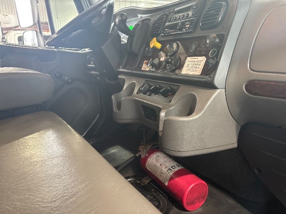 Refrigerated Truck-Light and Medium Duty Trucks-Freightliner-2020-M2-Hammond-LA-215,611\n\t\tmiles-$ 58,250 - Image 19