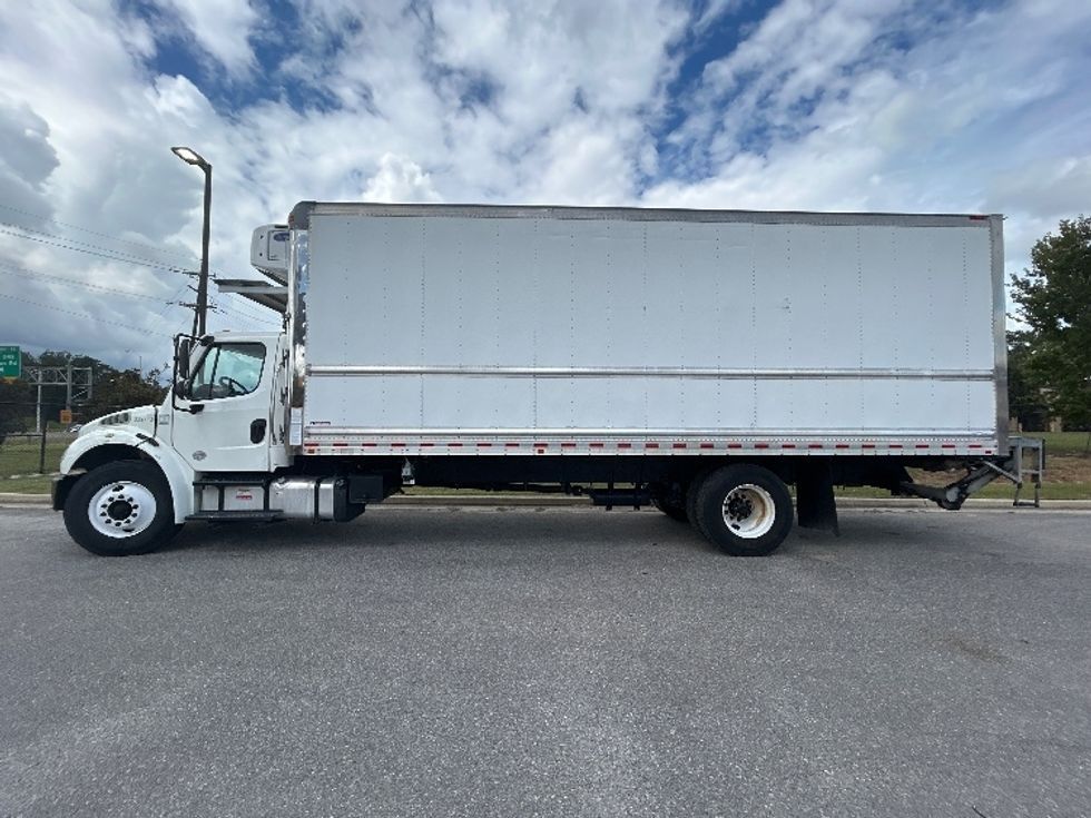 Refrigerated Truck-Light and Medium Duty Trucks-Freightliner-2020-M2-Hammond-LA-215,611\n\t\tmiles-$ 58,250 - Image 4
