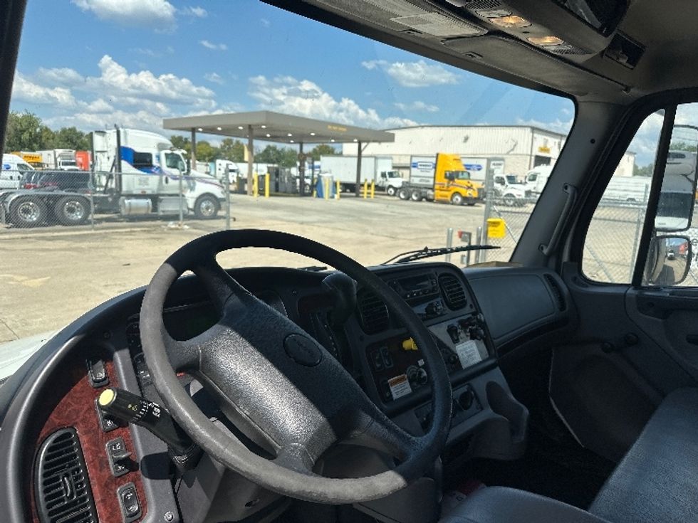 Refrigerated Truck-Light and Medium Duty Trucks-Freightliner-2020-M2-Hammond-LA-226,272\n\t\tmiles-$ 56,250 - Image 17