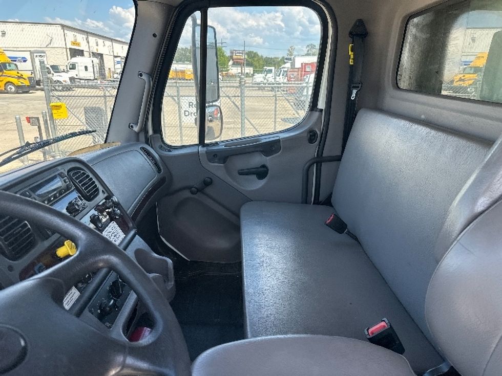 Refrigerated Truck-Light and Medium Duty Trucks-Freightliner-2020-M2-Hammond-LA-226,272\n\t\tmiles-$ 56,250 - Image 19