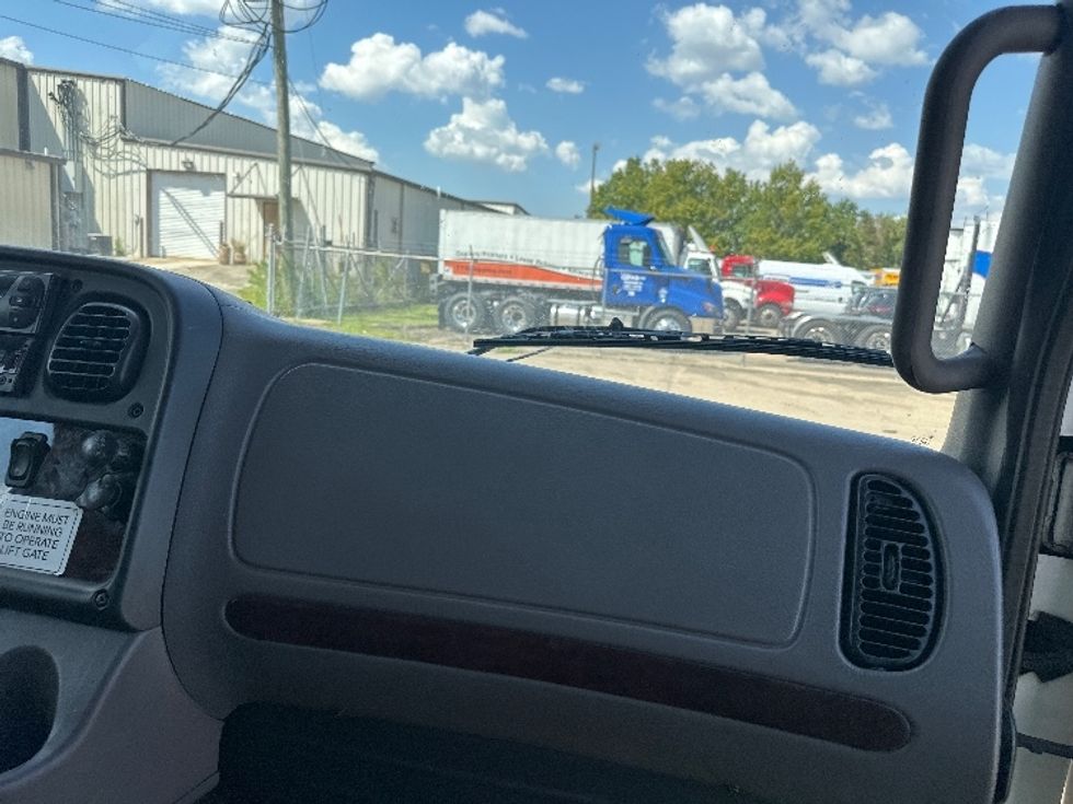 Refrigerated Truck-Light and Medium Duty Trucks-Freightliner-2020-M2-Hammond-LA-226,272\n\t\tmiles-$ 56,250 - Image 21