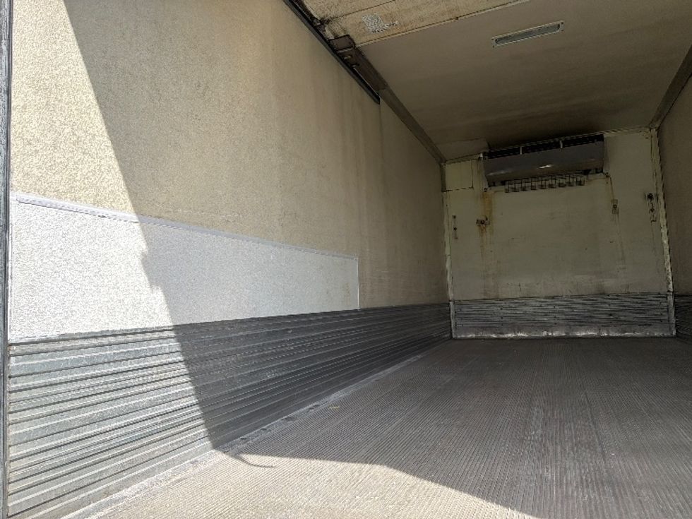 Refrigerated Truck-Light and Medium Duty Trucks-Freightliner-2020-M2-Hammond-LA-324,885\n\t\tmiles-$ 27,000 - Image 11