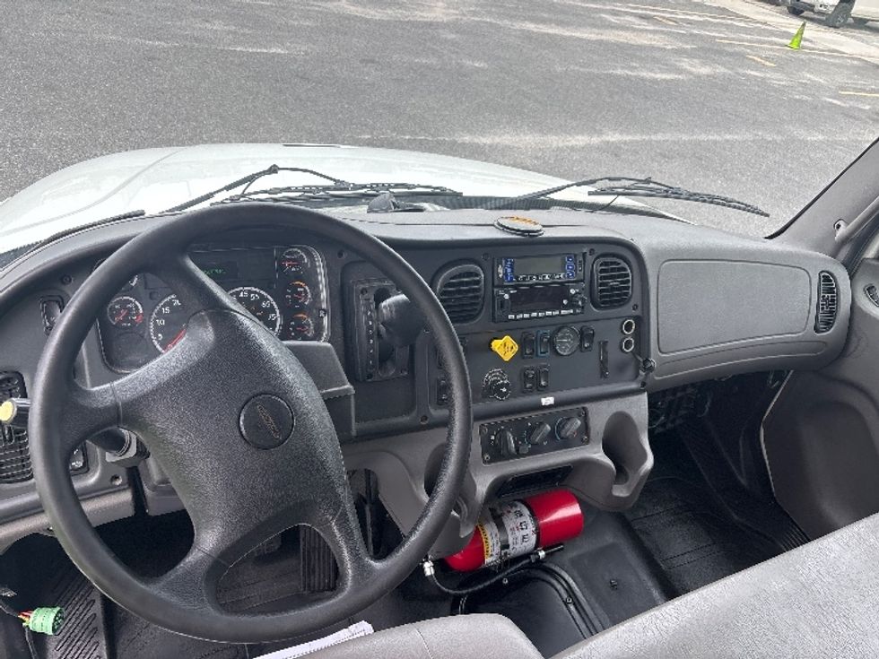 Refrigerated Truck-Light and Medium Duty Trucks-Freightliner-2020-M2-Hammond-LA-324,885\n\t\tmiles-$ 27,000 - Image 18