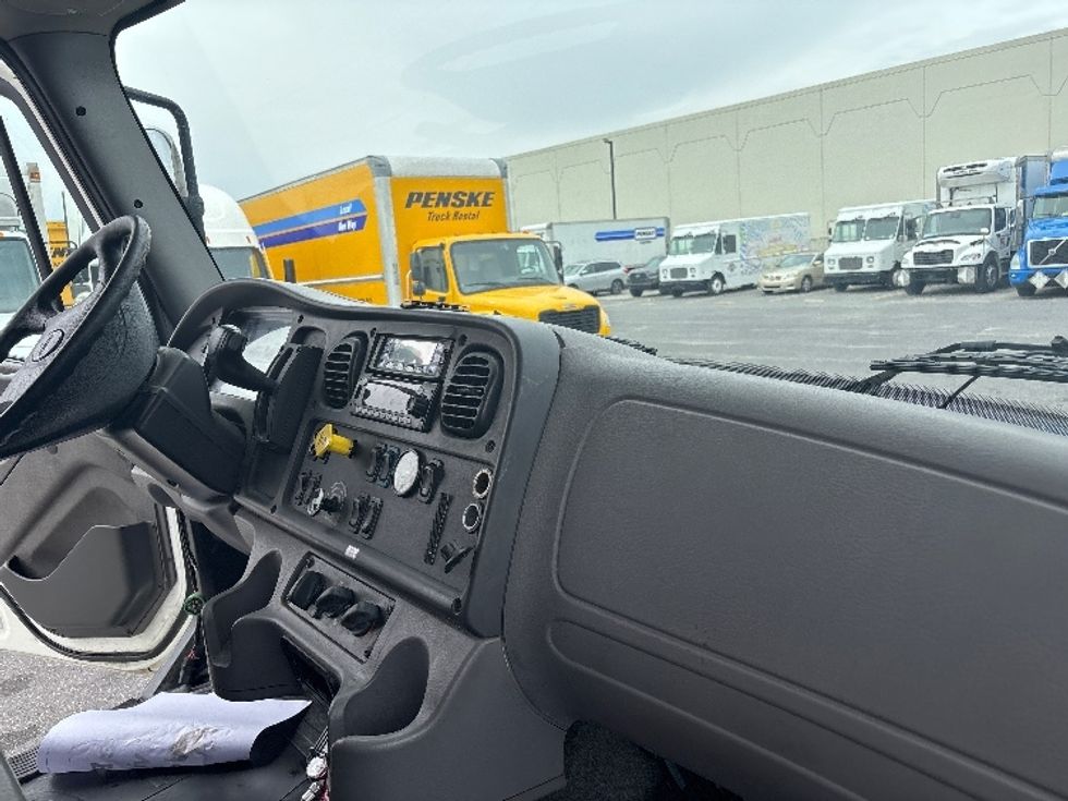 Refrigerated Truck-Light and Medium Duty Trucks-Freightliner-2020-M2-Hammond-LA-324,885\n\t\tmiles-$ 27,000 - Image 21