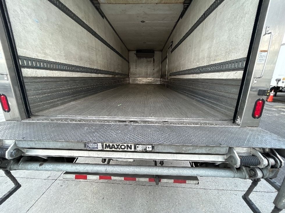 Refrigerated Truck-Light and Medium Duty Trucks-Freightliner-2020-M2-Harahan-LA-237,574\n\t\tmiles-$ 54,250 - Image 10