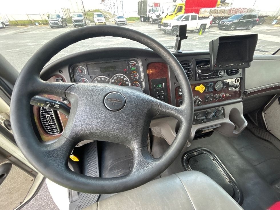 Refrigerated Truck-Light and Medium Duty Trucks-Freightliner-2020-M2-Harahan-LA-237,574\n\t\tmiles-$ 54,250 - Image 18