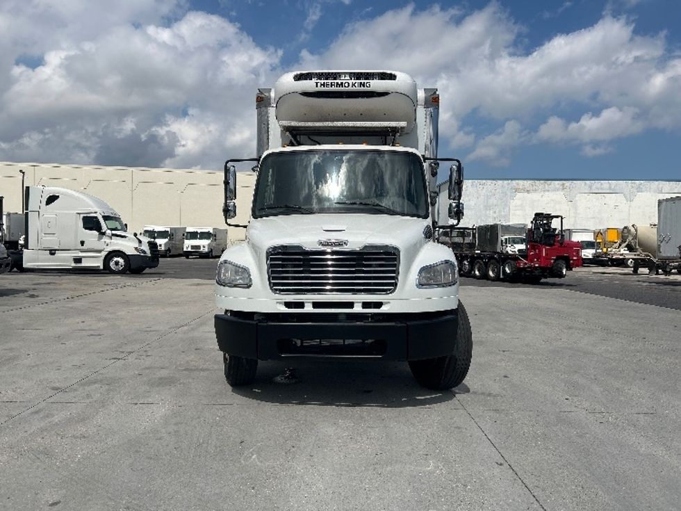 Refrigerated Truck-Light and Medium Duty Trucks-Freightliner-2020-M2-Harahan-LA-237,574\n\t\tmiles-$ 54,250 - Image 2