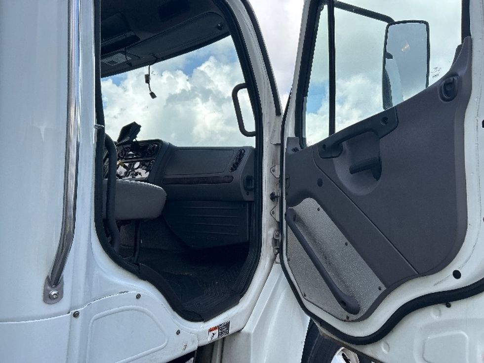 Refrigerated Truck-Light and Medium Duty Trucks-Freightliner-2020-M2-Harahan-LA-237,574\n\t\tmiles-$ 54,250 - Image 20