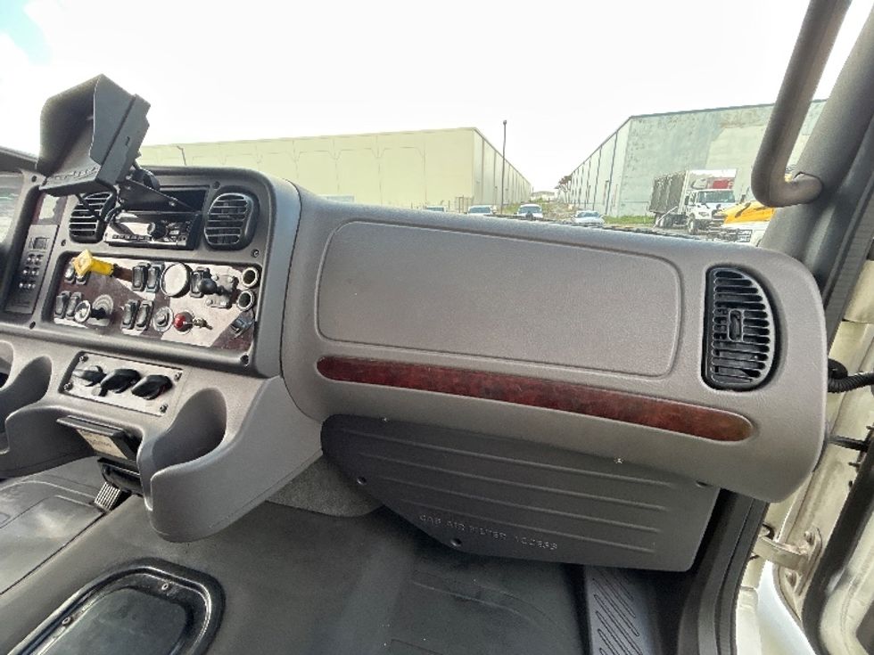 Refrigerated Truck-Light and Medium Duty Trucks-Freightliner-2020-M2-Harahan-LA-237,574\n\t\tmiles-$ 54,250 - Image 21