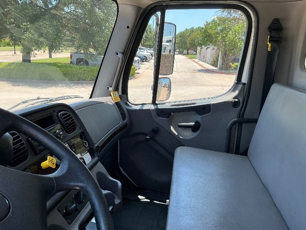 Refrigerated Truck-Light and Medium Duty Trucks-Freightliner-2020-M2-Harlingen-TX-132,626\n\t\tmiles-$ 58,750 - Image 19