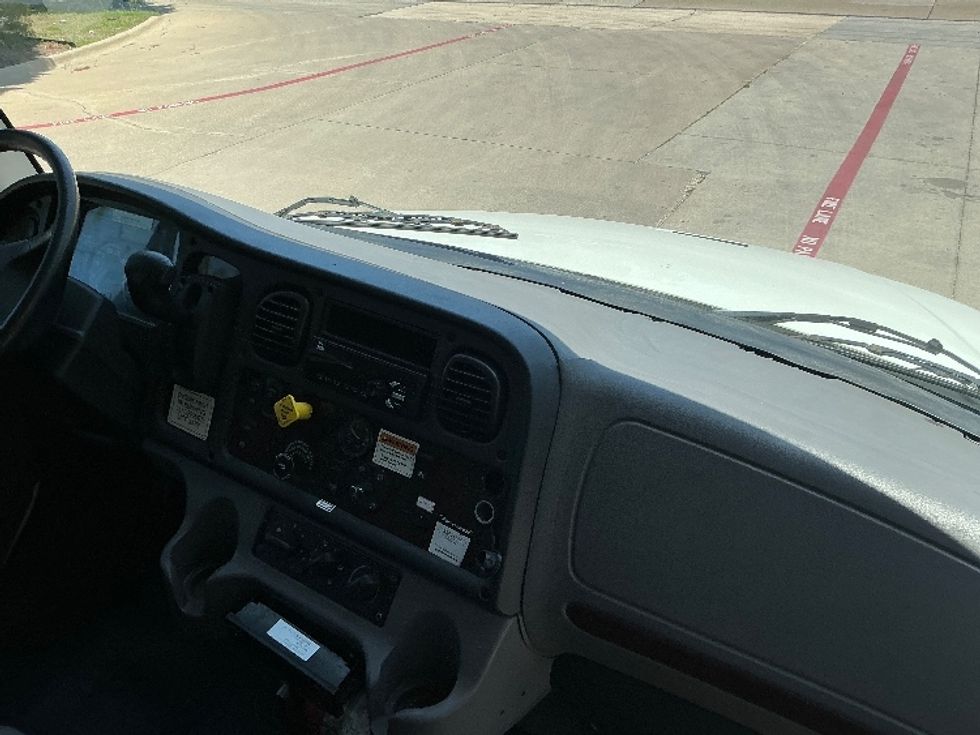 Refrigerated Truck-Light and Medium Duty Trucks-Freightliner-2020-M2-Harlingen-TX-132,626\n\t\tmiles-$ 58,750 - Image 21