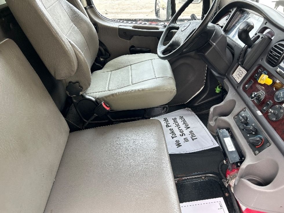 Refrigerated Truck-Light and Medium Duty Trucks-Freightliner-2020-M2-Harlingen-TX-132,626\n\t\tmiles-$ 58,750 - Image 22