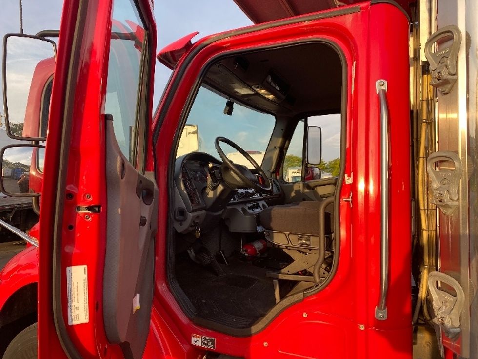 Refrigerated Truck-Light and Medium Duty Trucks-Freightliner-2020-M2-Harrisburg-PA-40,478\n\t\tmiles-$ 59,750 - Image 16