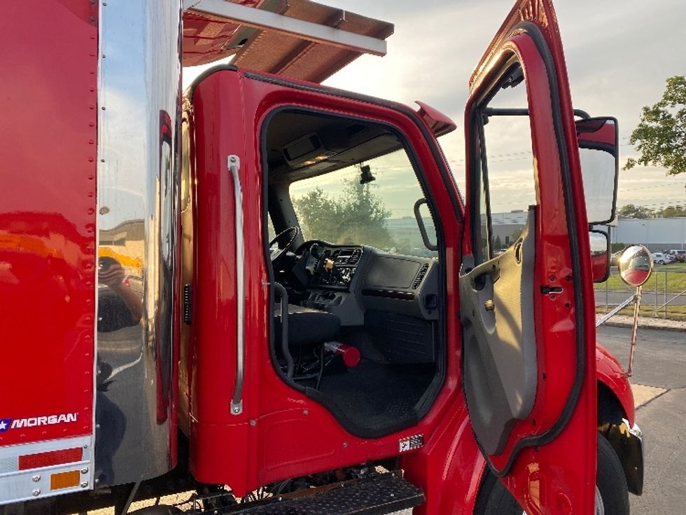 Refrigerated Truck-Light and Medium Duty Trucks-Freightliner-2020-M2-Harrisburg-PA-40,478\n\t\tmiles-$ 59,750 - Image 20