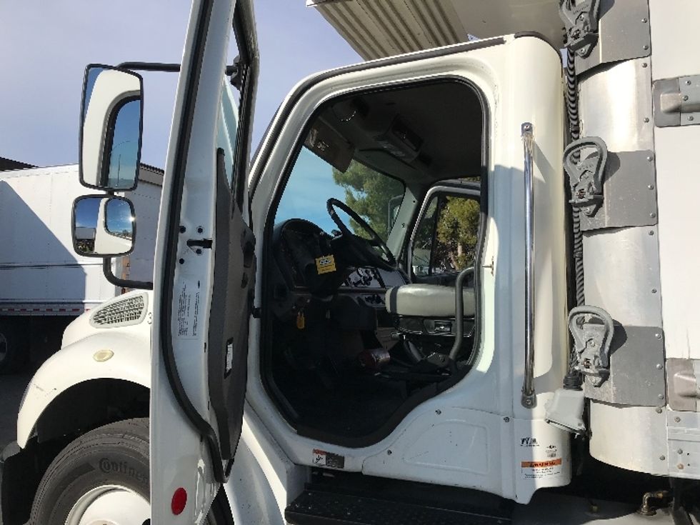 Refrigerated Truck-Light and Medium Duty Trucks-Freightliner-2020-M2-Hayward-CA-163,712\n\t\tmiles-$ 62,000 - Image 16