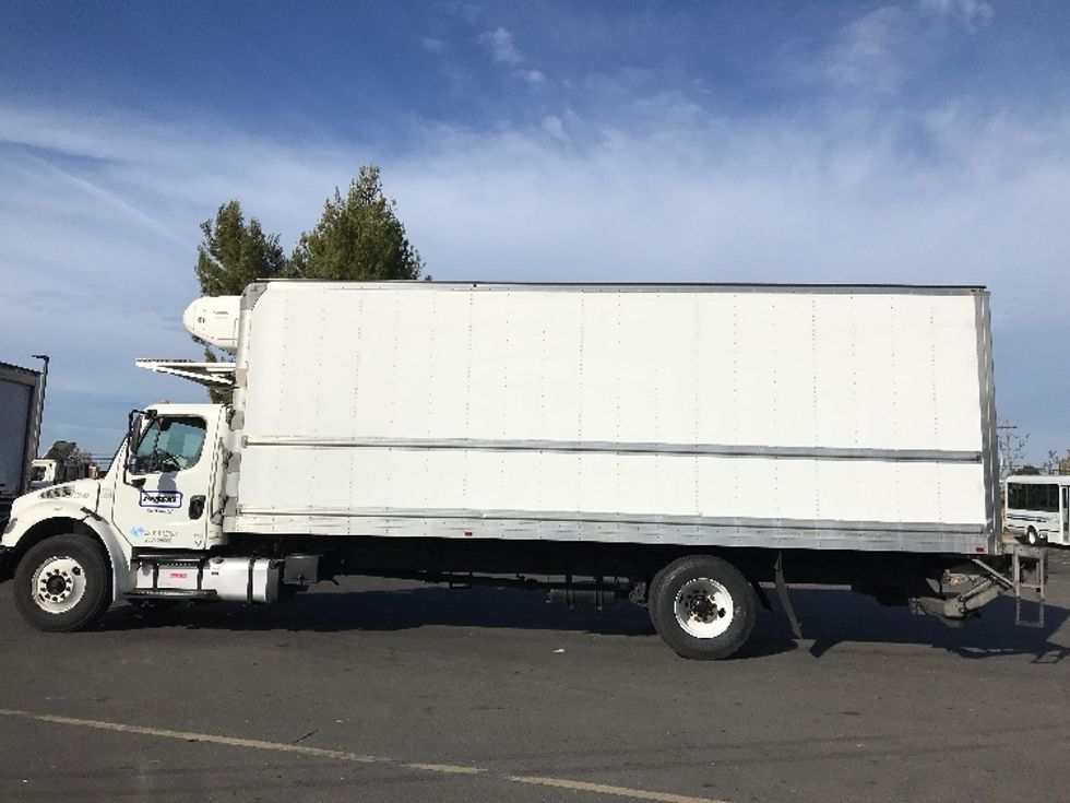 Refrigerated Truck-Light and Medium Duty Trucks-Freightliner-2020-M2-Hayward-CA-163,712\n\t\tmiles-$ 62,000 - Image 4