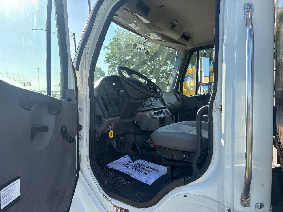 Refrigerated Truck-Light and Medium Duty Trucks-Freightliner-2020-M2-Houston-TX-124,306\n\t\tmiles-$ 59,750 - Image 16