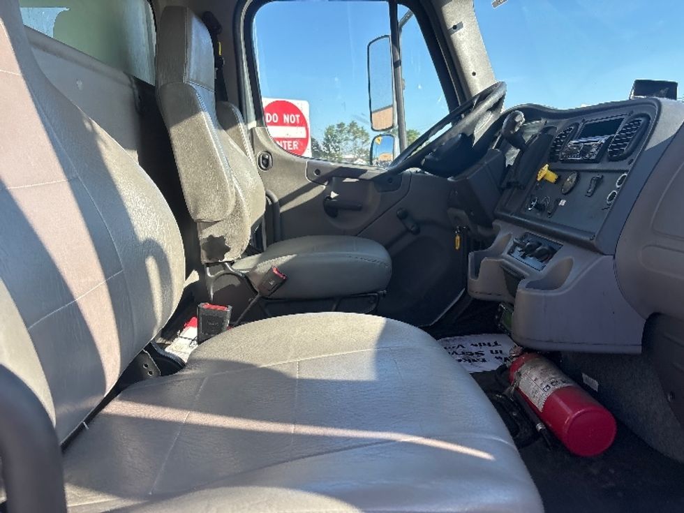 Refrigerated Truck-Light and Medium Duty Trucks-Freightliner-2020-M2-Houston-TX-124,306\n\t\tmiles-$ 59,750 - Image 21