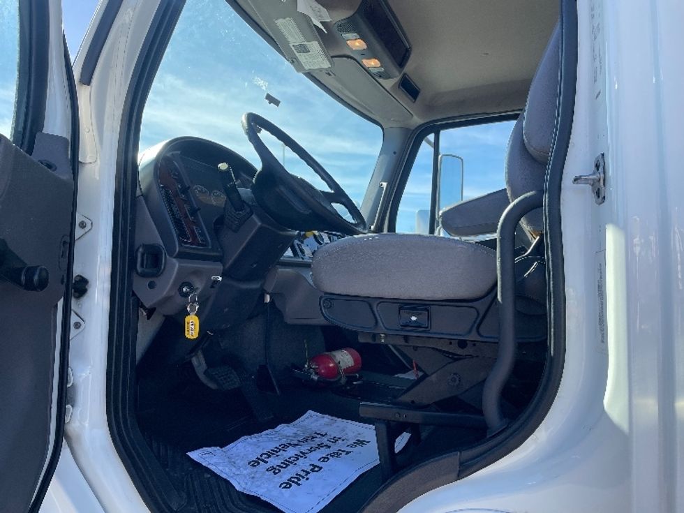 Refrigerated Truck-Light and Medium Duty Trucks-Freightliner-2020-M2-Houston-TX-194,757\n\t\tmiles-$ 58,750 - Image 16