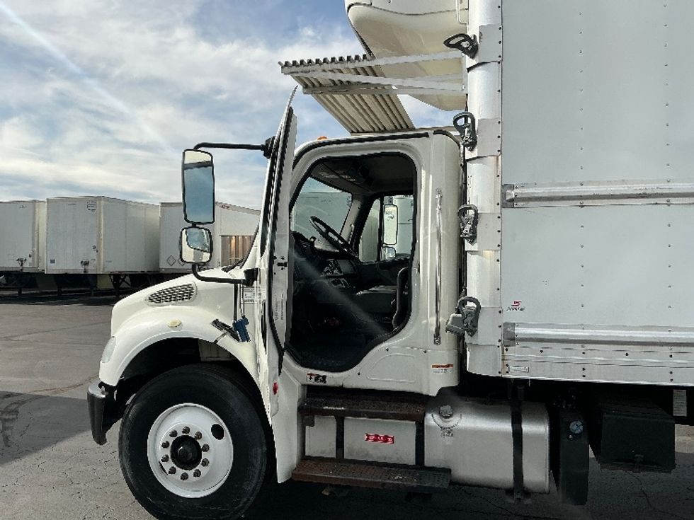 Refrigerated Truck-Light and Medium Duty Trucks-Freightliner-2020-M2-Indianapolis-IN-247,084\n\t\tmiles-$ 51,750 - Image 16