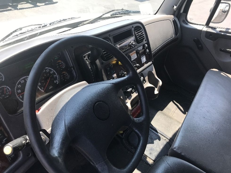 Refrigerated Truck-Light and Medium Duty Trucks-Freightliner-2020-M2-Indianapolis-IN-263,156\n\t\tmiles-$ 53,000 - Image 16