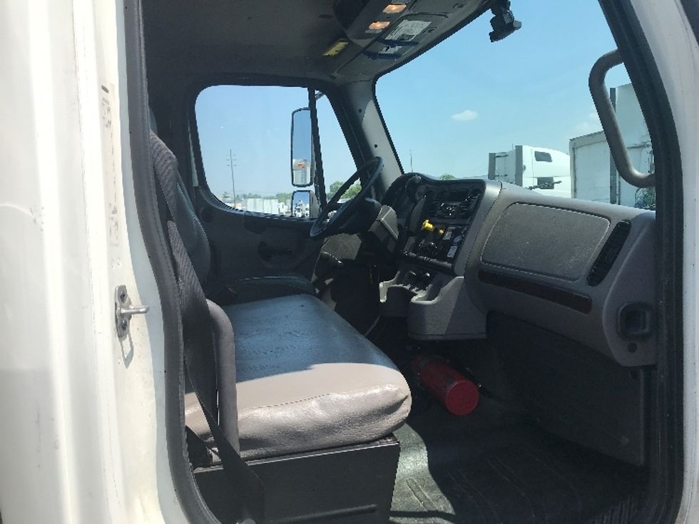 Refrigerated Truck-Light and Medium Duty Trucks-Freightliner-2020-M2-Indianapolis-IN-263,156\n\t\tmiles-$ 53,000 - Image 21