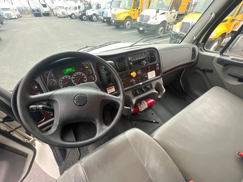 Refrigerated Truck-Light and Medium Duty Trucks-Freightliner-2020-M2-Jessup-MD-119,904\n\t\tmiles-$ 58,250 - Image 19