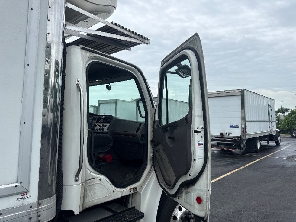 Refrigerated Truck-Light and Medium Duty Trucks-Freightliner-2020-M2-Jessup-MD-393,789\n\t\tmiles-$ 21,750 - Image 19