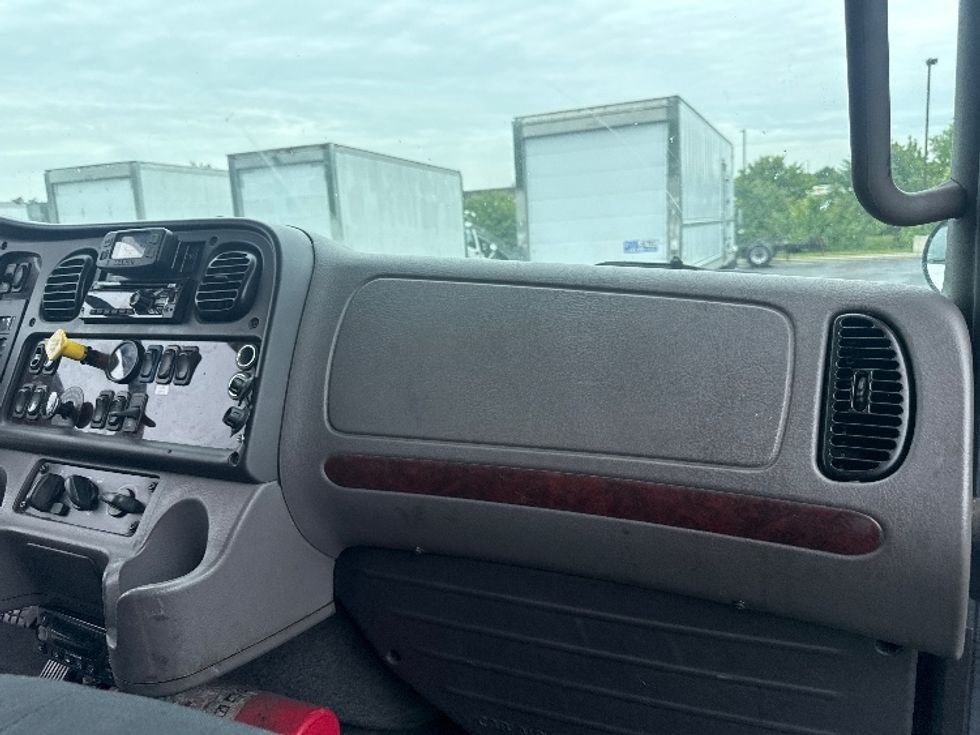 Refrigerated Truck-Light and Medium Duty Trucks-Freightliner-2020-M2-Jessup-MD-393,789\n\t\tmiles-$ 21,750 - Image 20