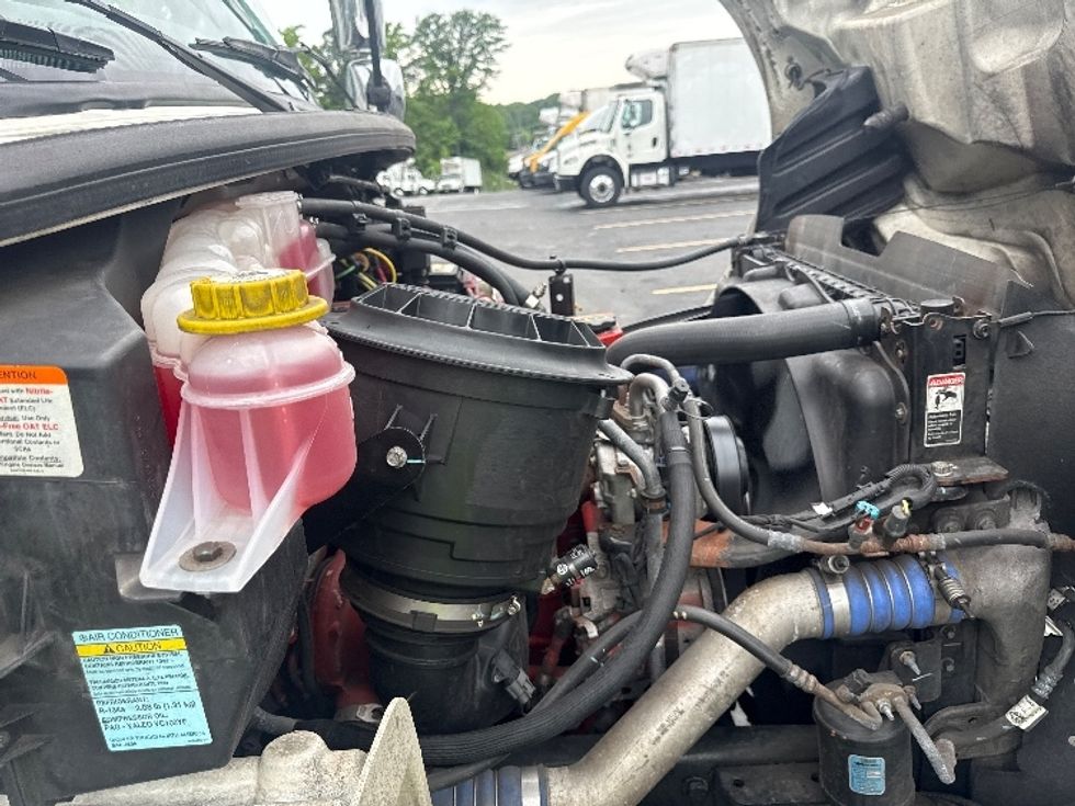 Refrigerated Truck-Light and Medium Duty Trucks-Freightliner-2020-M2-Jessup-MD-393,789\n\t\tmiles-$ 21,750 - Image 22