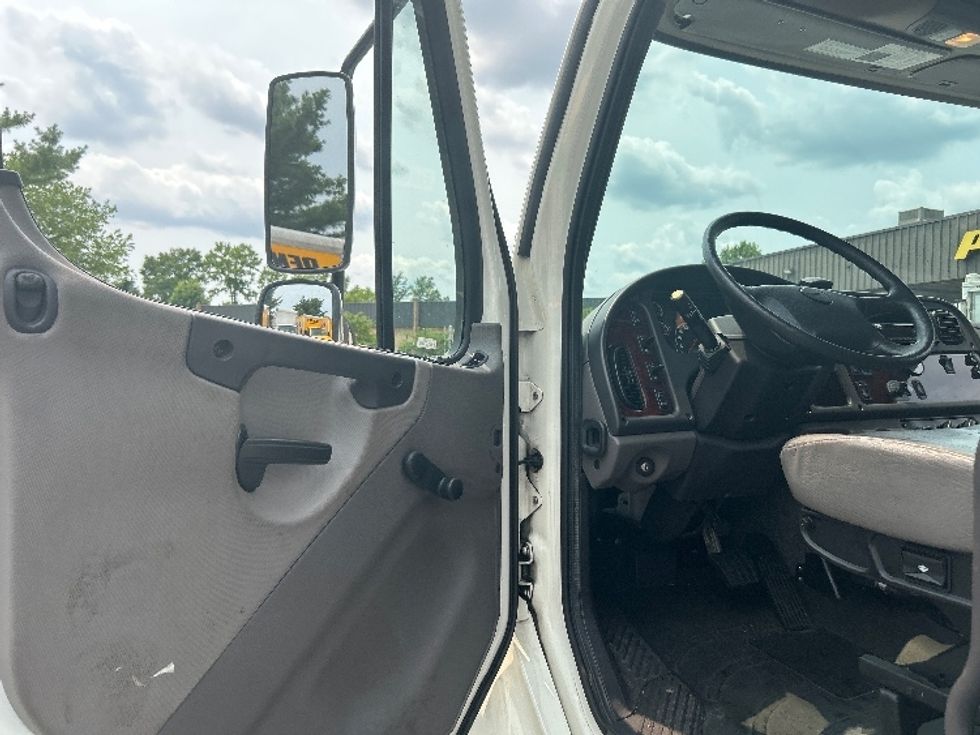 Refrigerated Truck-Light and Medium Duty Trucks-Freightliner-2020-M2-Jessup-MD-42,508\n\t\tmiles-$ 64,750 - Image 16