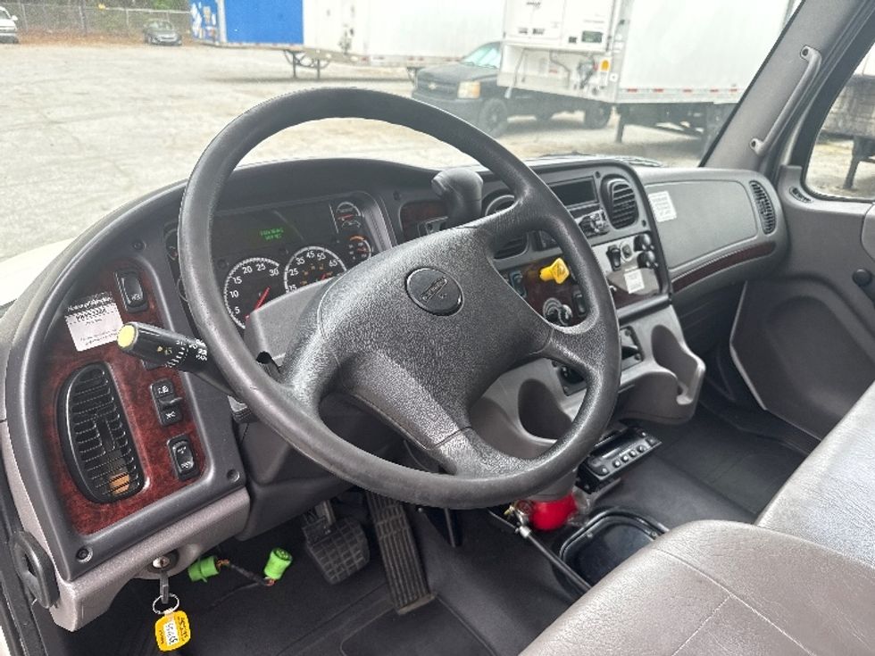 Refrigerated Truck-Light and Medium Duty Trucks-Freightliner-2020-M2-Jonesboro-GA-131,172\n\t\tmiles-$ 80,750 - Image 17