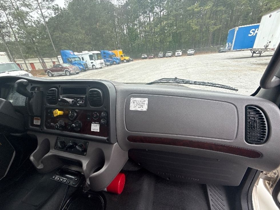 Refrigerated Truck-Light and Medium Duty Trucks-Freightliner-2020-M2-Jonesboro-GA-131,172\n\t\tmiles-$ 80,750 - Image 21