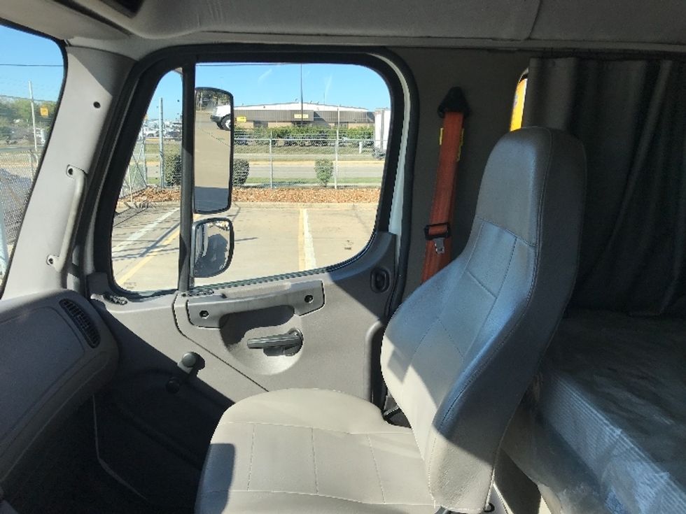 Refrigerated Truck-Light and Medium Duty Trucks-Freightliner-2020-M2-Katy-TX-122,951\n\t\tmiles-$ 83,250 - Image 19