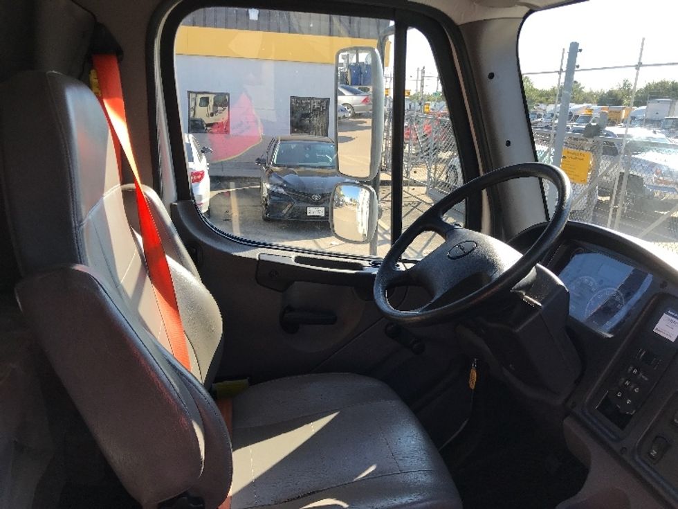 Refrigerated Truck-Light and Medium Duty Trucks-Freightliner-2020-M2-Katy-TX-122,951\n\t\tmiles-$ 83,250 - Image 22