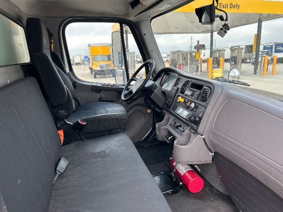 Refrigerated Truck-Light and Medium Duty Trucks-Freightliner-2020-M2-Katy-TX-288,320\n\t\tmiles-$ 30,750 - Image 22