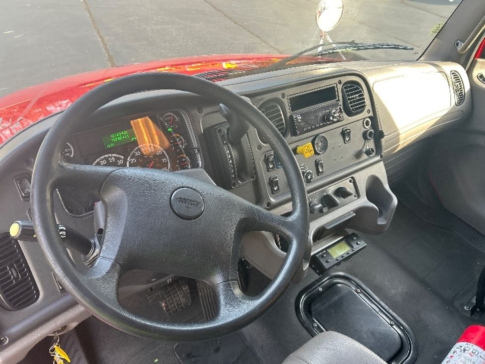 Refrigerated Truck-Light and Medium Duty Trucks-Freightliner-2020-M2-Kennesaw-GA-326,957\n\t\tmiles-$ 30,750 - Image 16