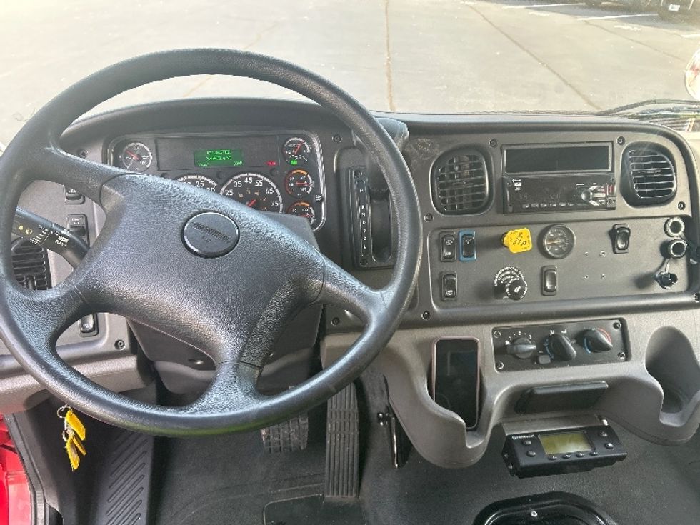 Refrigerated Truck-Light and Medium Duty Trucks-Freightliner-2020-M2-Kennesaw-GA-326,957\n\t\tmiles-$ 30,750 - Image 17