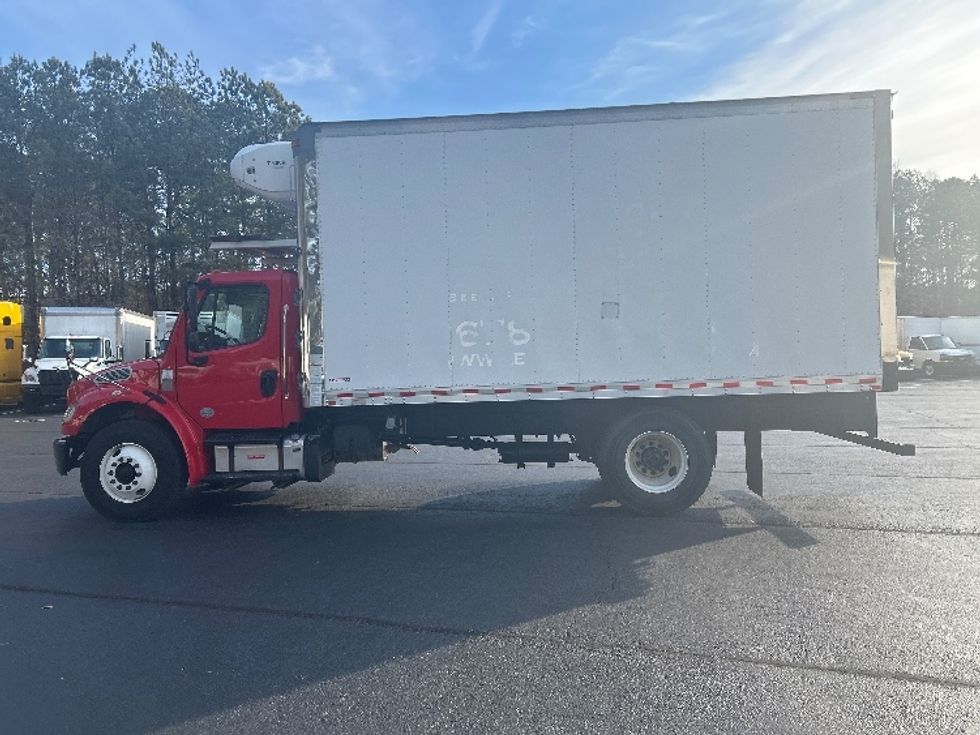 Refrigerated Truck-Light and Medium Duty Trucks-Freightliner-2020-M2-Kennesaw-GA-326,957\n\t\tmiles-$ 30,750 - Image 4